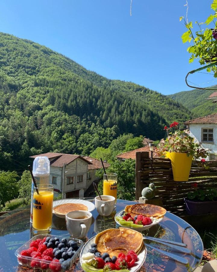 Къща За Гости Хаджиевата Къща Villa Smolyan Eksteriør bilde